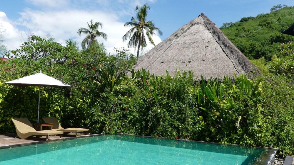 Sunia Loka Bungalows & Dive Center Пемутеран Экстерьер фото