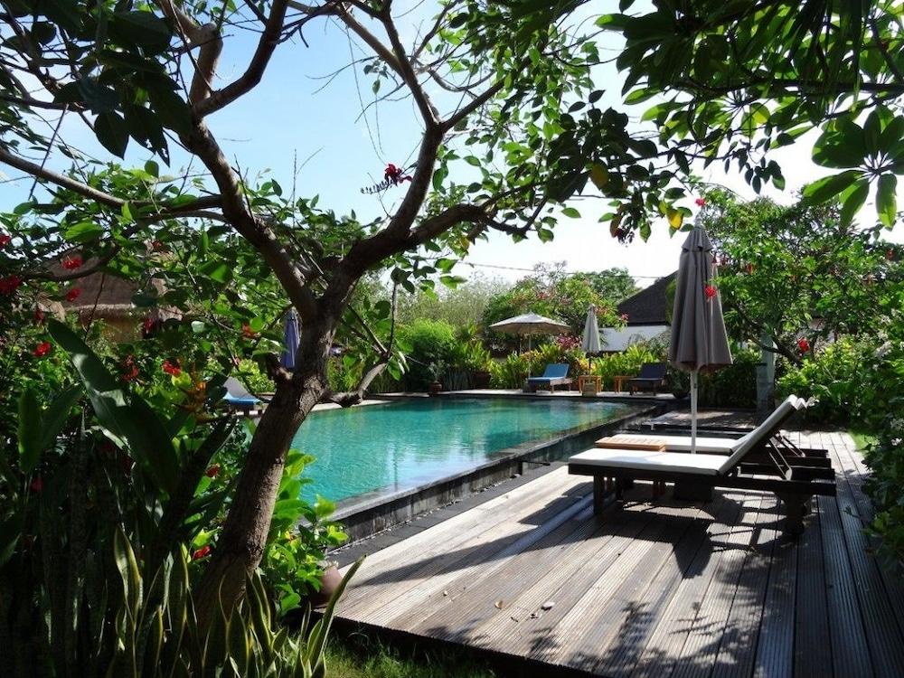 Sunia Loka Bungalows & Dive Center Пемутеран Экстерьер фото